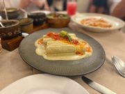 PAPADZULES。カボチャの種のソースがゴマっぽくて個人的に大好きな味でした。