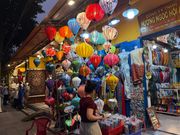 ホイアン旧市街までのお店