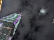 台北101と夜月