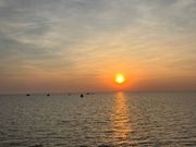 湖面に沈む夕陽