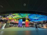 高雄市の美麗島駅のステンドグラス