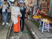 メークロン市場にて