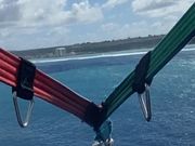 パラセーリング上空