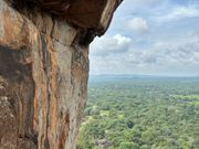 シギリヤロック登山途中の景色