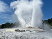 迫力ある間欠泉