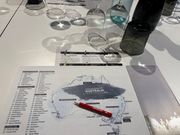 ワイナリーを見学した後試飲します。クイズのような形で楽しいです