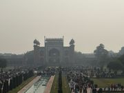 タージマハルの反対側から見た玄関