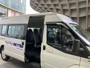 15人乗りぐらいのバス