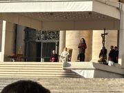 壇上で５〜６ヶ国語に通訳されます