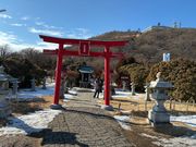 雪が残っていて寒いけど風情があります