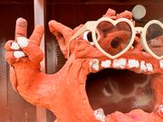 陽気なシーサーがお出迎え