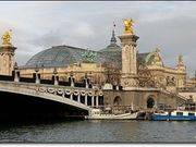 船の上からのパリの街