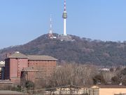 国立博物館からソウルタワーを望む