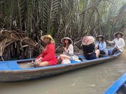 その次の次に乗船した船（手漕ぎ船）