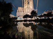 逆さサグラダ・ファミリア