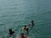 スタッフさんと遊ぶ旦那