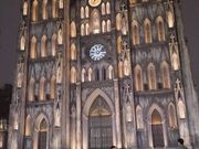 夜のハノイ大聖堂