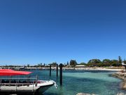 スピードボート