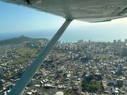 ワイキキの街にダイヤモンドヘッドがよく見えました