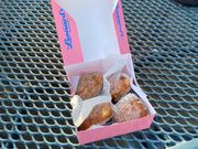 レナーズのフードトラックで買ったマラサダ