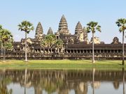 逆さアンコールワット