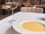 洞窟レストラン