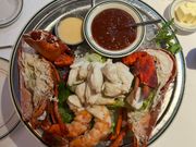 大人2名の前菜でこのボリューム！