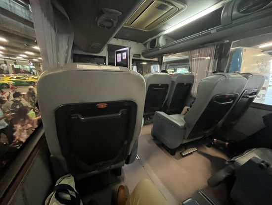 かなりゆったりとした3列シートです