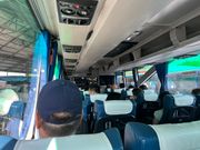 同じバスに日本人が10人くらい乗っていました