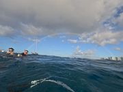 雨が降り虹が海に🌈