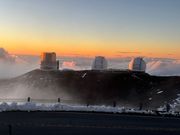 雲海に広がる望遠鏡