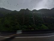 高速から見えた滝