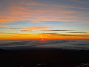 マヌアケア4205mの山頂から日の出