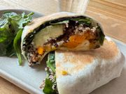 カフェでのランチ（ヴィーガン対応）