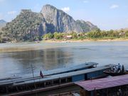 パークウー洞窟からの風景