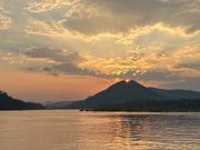 船上から見える夕日