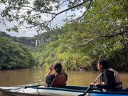 遠目にピナイサーラの滝をパチリ
