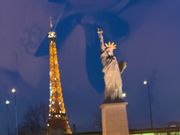 自由の女神とエッフェル塔