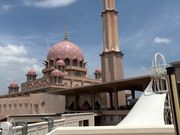 ピンクモスク外観