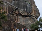 シーギリアロックの側面