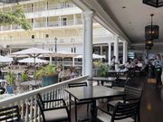 この辺りに座れると“ベランダ”感を感じられる