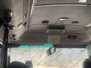 砂漠滑りに向かうバス！スリリングで最高！