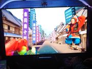 窓の外の風景に当時の街並みが