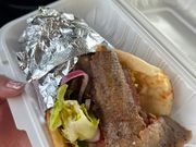 昼食のギリシャ料理です。MAD GREEK というお店に連れて行ってもらいました。
