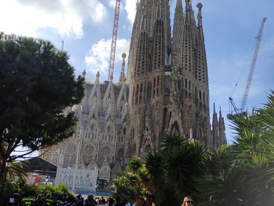 サグラダ・ファミリア〰️‼️🤣💓🎶🍀⤴️