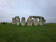 ストーンヘンジ外から