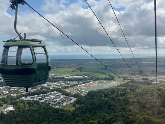 行きのスカイレールから