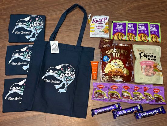 一部、スーパーマーケットなど他の店で買ったお土産も混ざってますが、OKギフトショップで買ったお土産で
