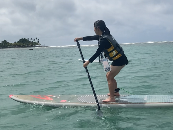 アラモアナビーチ SUP（スタンドアップパドル）レッスン 最大5名の少