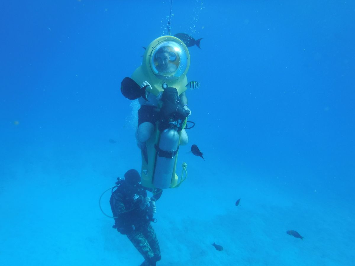 All Reviews) Page 7) Underwater Scooter (Watersports & Ocean
